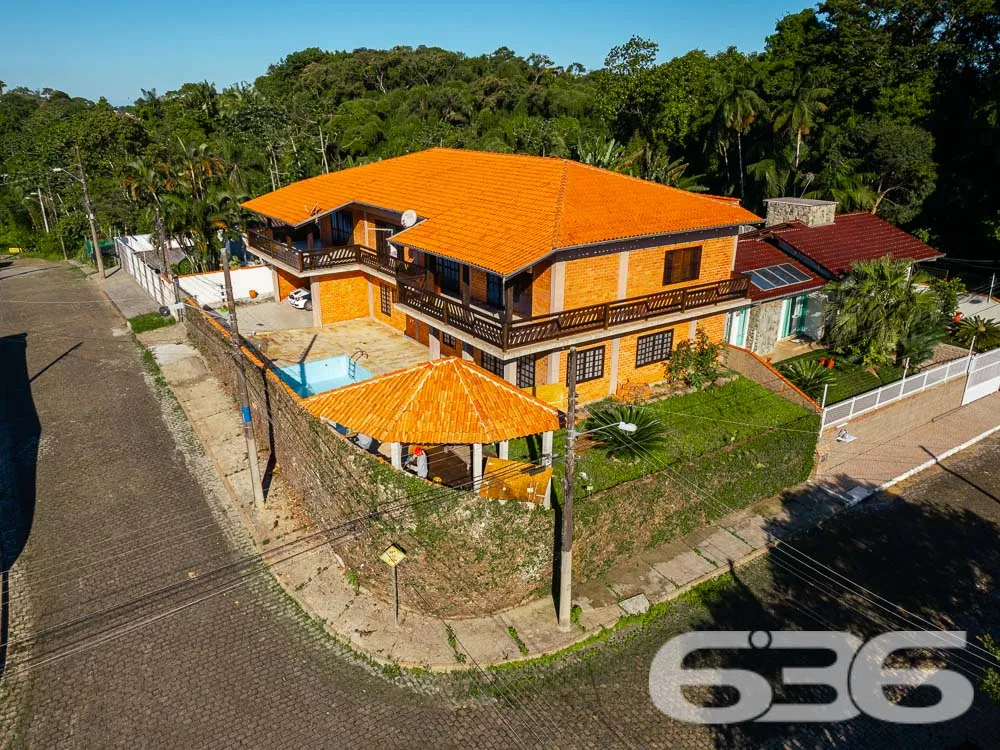 MAGNĂFICO SOBRADO COM 3 QUARTOS NO BAIRRO FLORESTA
