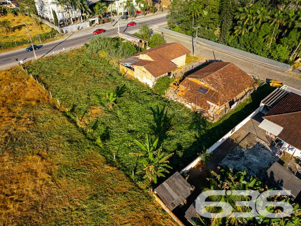 GRANDE TERRENO À VENDA NO BAIRRO NOVA BRASÍLIA
A
