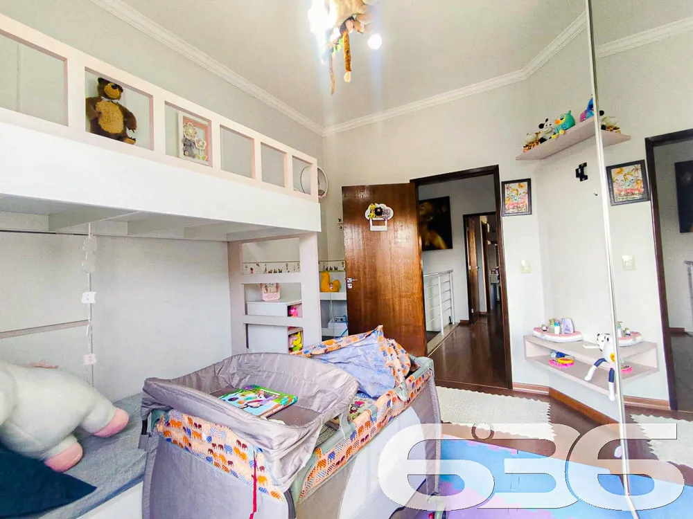 SOBRADO COM SUĂTE + 2 QUARTOS NO BAIRRO COSTA E SI