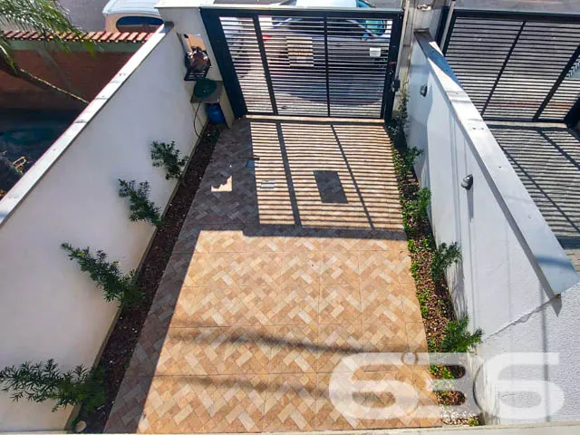OPORTUNIDADE DE SOBRADO NO BAIRRO SANTO ANTÔNIO
D