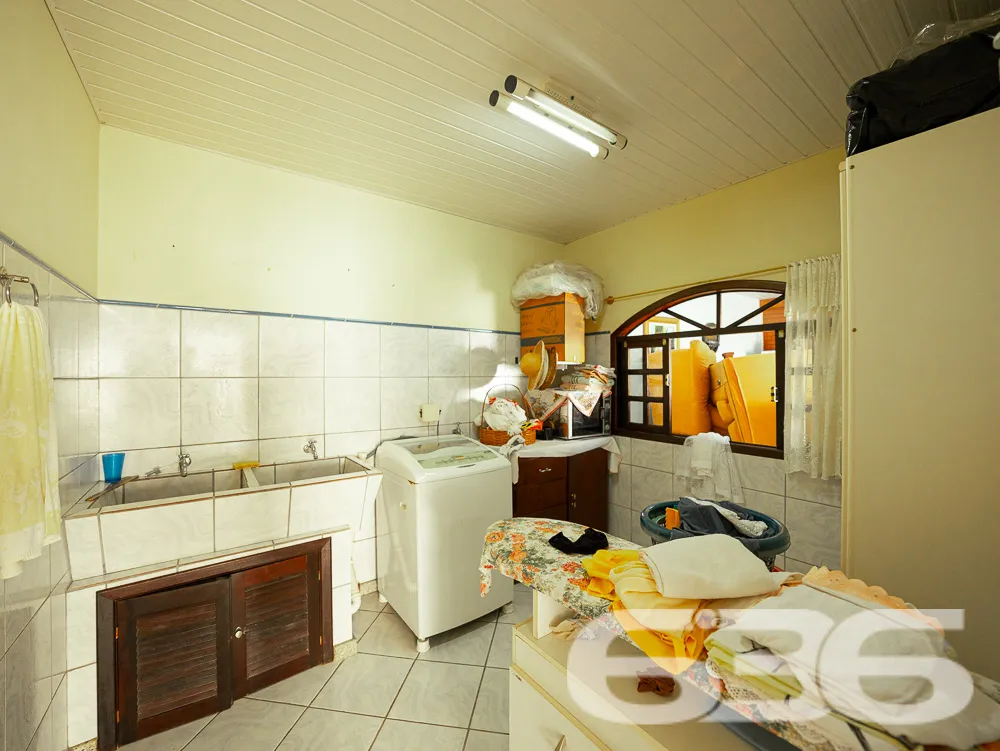 BELA CASA A VENDA, VENHA CONHECER ESTE IMĂVEL NO B