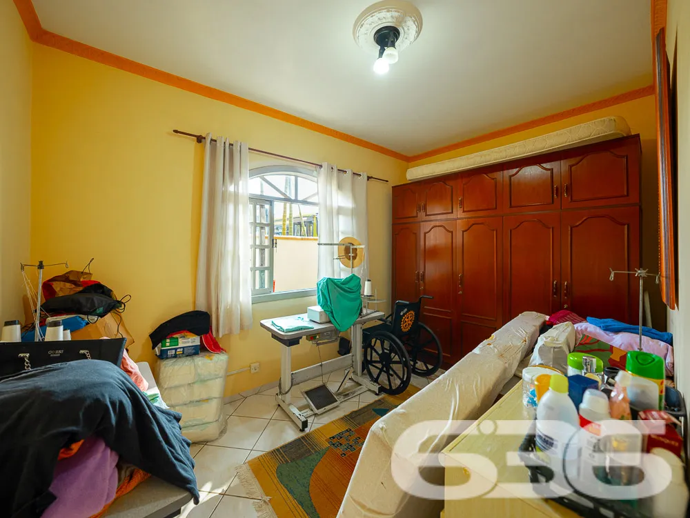 BELA CASA A VENDA, VENHA CONHECER ESTE IMĂVEL NO B