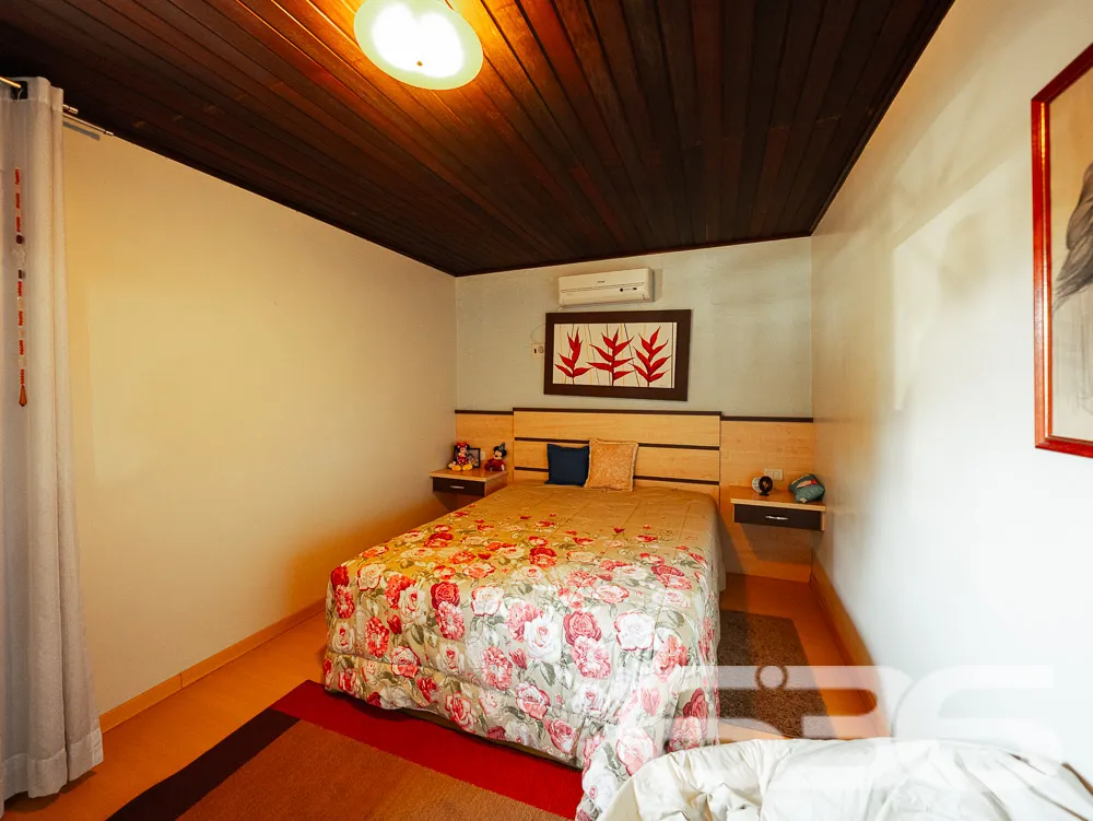 BELA CASA A VENDA, VENHA CONHECER ESTE IMĂVEL NO B