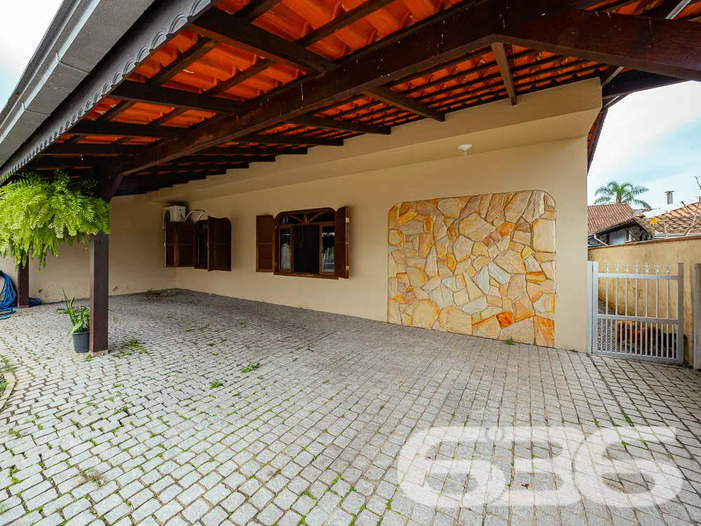 IMĂVEL COM 3 QUARTOS NO BAIRRO COMASA - AMPLO QUIN