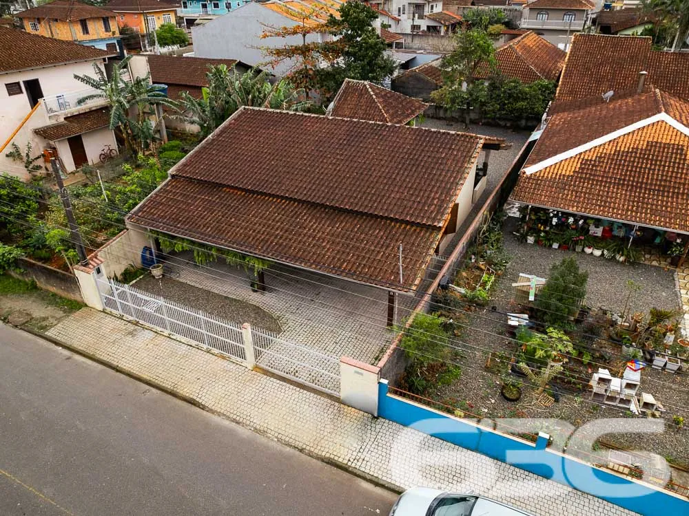IMĂVEL COM 3 QUARTOS NO BAIRRO COMASA - AMPLO QUIN