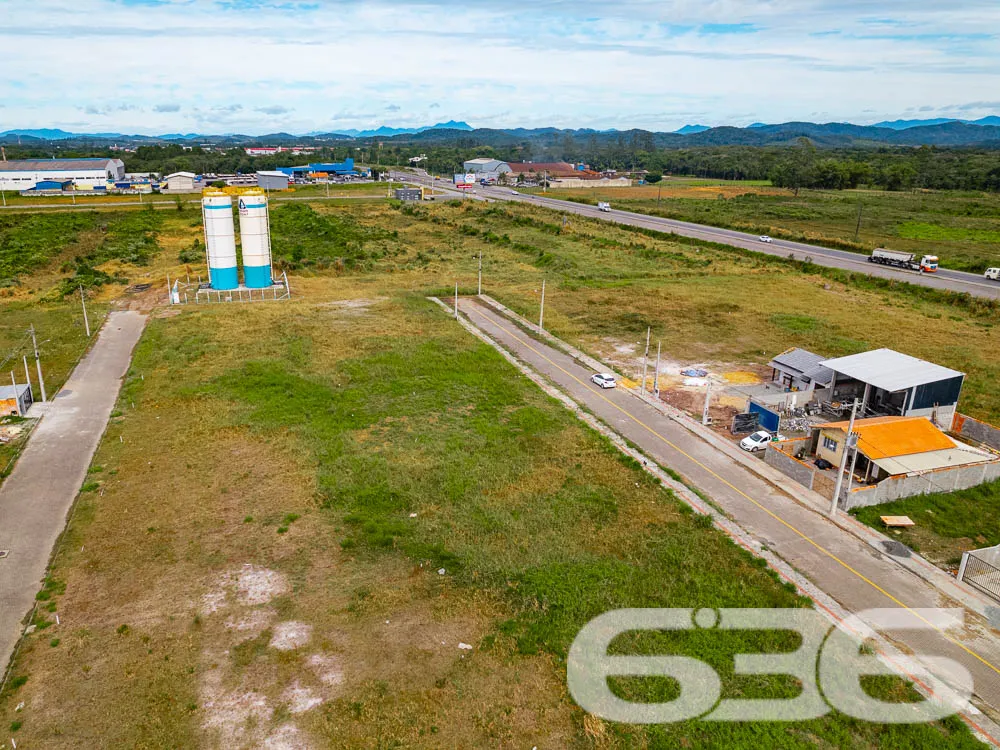 LOTE À VENDA EM ARAQUARI - COLÉGIO AGRÍCOLA

Imagi