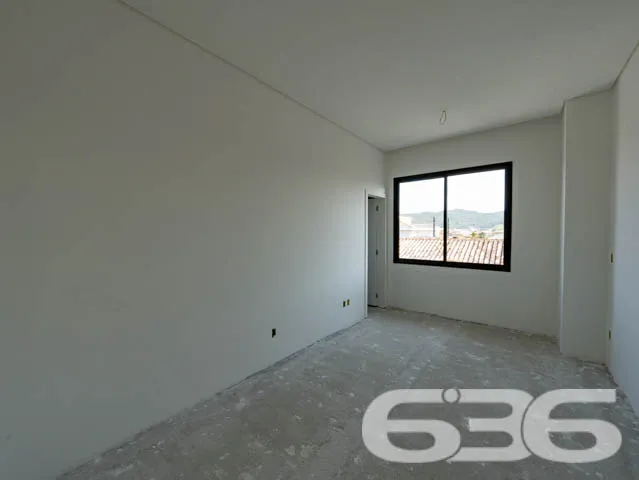 IMÓVEL DE ALTO PADRÃO NO BAIRRO IRIRÚ - COM SUÍTE