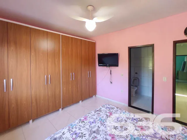 IMÓVEL COM SUÍTE + 2 DORMITÓRIOS EM UBATUBA
Descu