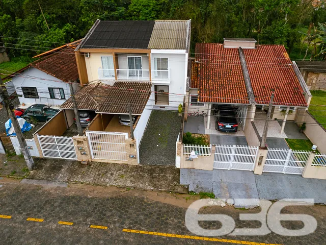 GEMINADO COM 2 DORMITÓRIOS NO BAIRRO JOÃO COSTA!