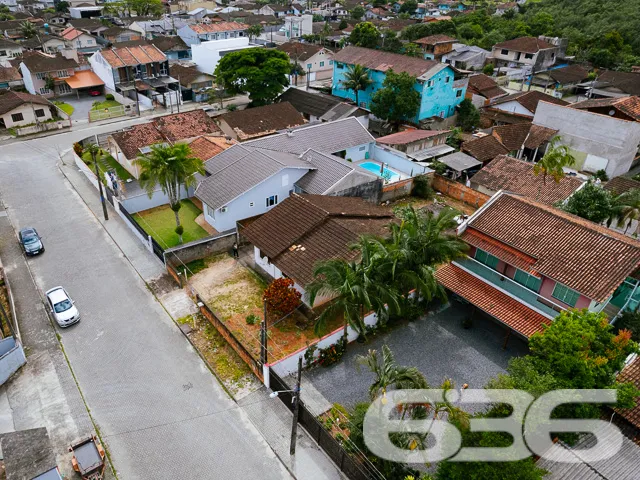 IMÓVEL À VENDA NO BAIRRO AVENTUREIRO COM AMPLO TER