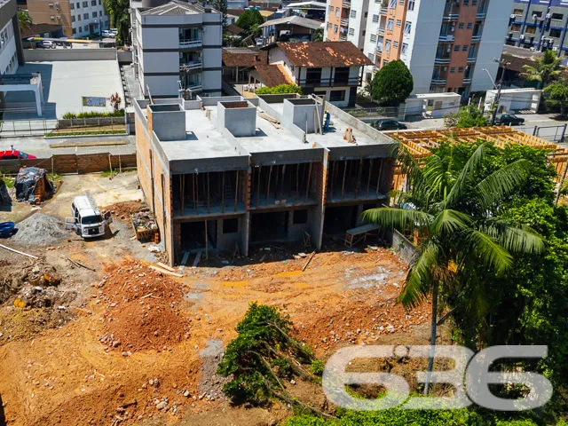 VENDE-SE SOBRADO COM SUÍTE E CLOSET + 2 DORMITÓRIO