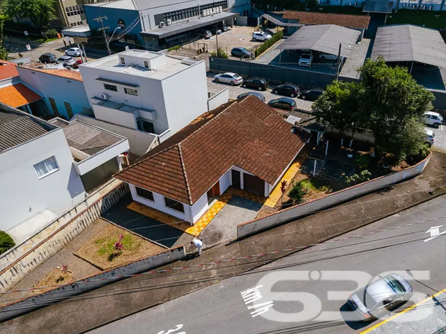 VENDE-SE IMĂVEL NO BAIRRO ATIRADORES - OPORTUNIDAD