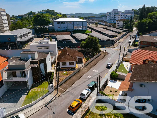 VENDE-SE IMĂVEL NO BAIRRO ATIRADORES - OPORTUNIDAD