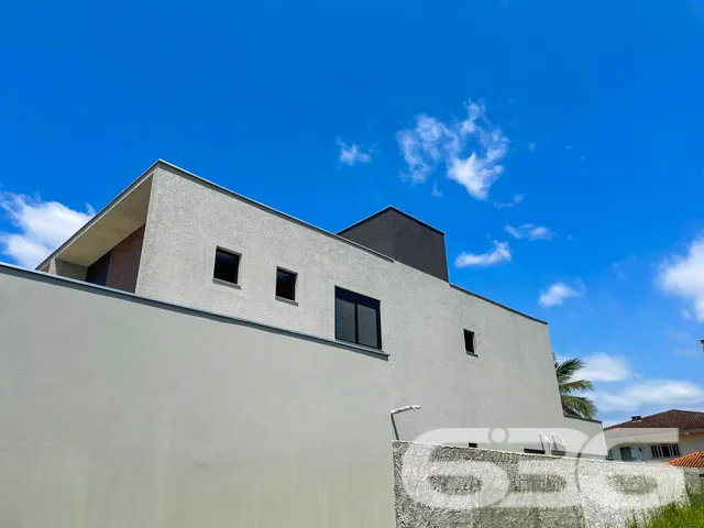 BELÍSSIMO IMÓVEL COM 3 SUÍTES NO BAIRRO SANTO ANTÔ