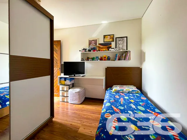 BELO IMĂVEL COM SUĂTE + 2 DORMITĂRIOS NO BAIRRO AV