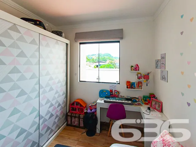 VENDE-SE SOBRADO COM 2 DORMITĂRIOS NO BAIRRO JARDI