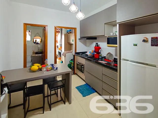 VENDE-SE SOBRADO COM 2 DORMITĂRIOS NO BAIRRO JARDI