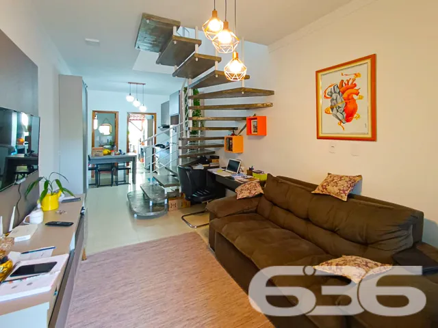 VENDE-SE SOBRADO COM 2 DORMITĂRIOS NO BAIRRO JARDI