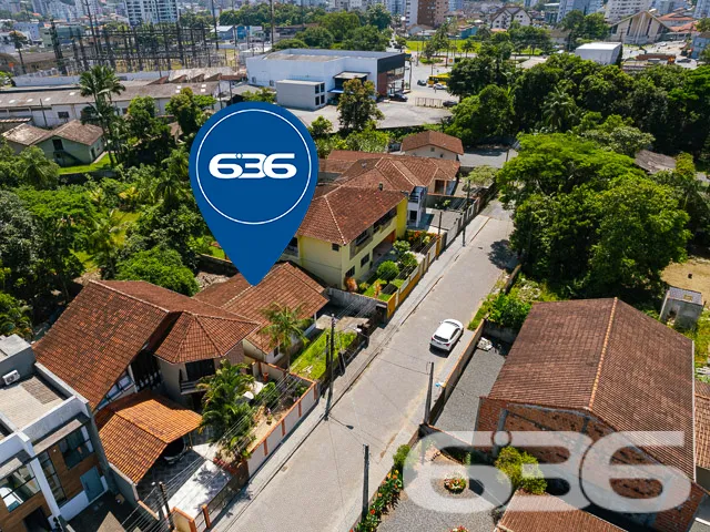 CASA COM 2 DORMITÓRIOS NO BAIRRO SANTO ANTÔNIO
De