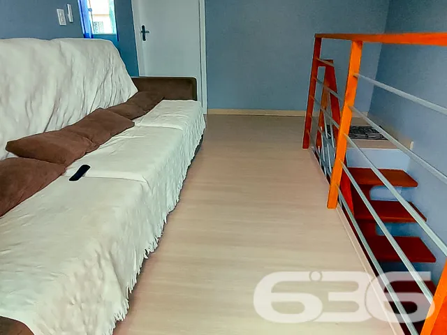 VENDE-SE IMĂVEL COM 5 DORMITĂRIOS E PISCINA NO BAI