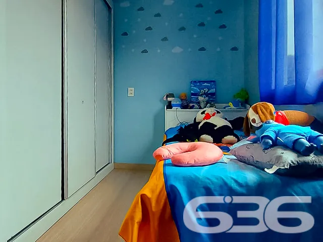 VENDE-SE IMĂVEL COM 5 DORMITĂRIOS E PISCINA NO BAI
