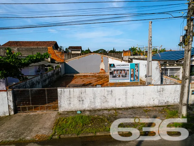 Casa à venda no coração do bairro Adhemar Garcia e