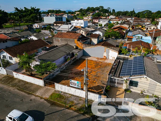 Casa à venda no coração do bairro Adhemar Garcia e