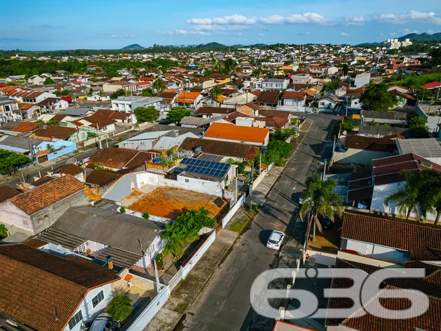 Casa à venda no coração do bairro Adhemar Garcia e