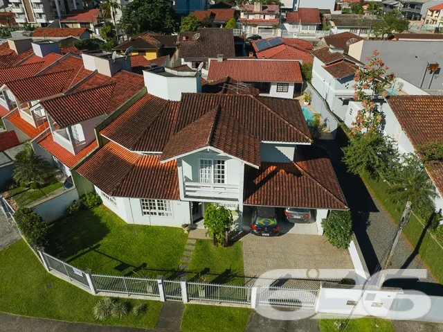 Descubra seu próximo lar em Joinville, SC! Esta re