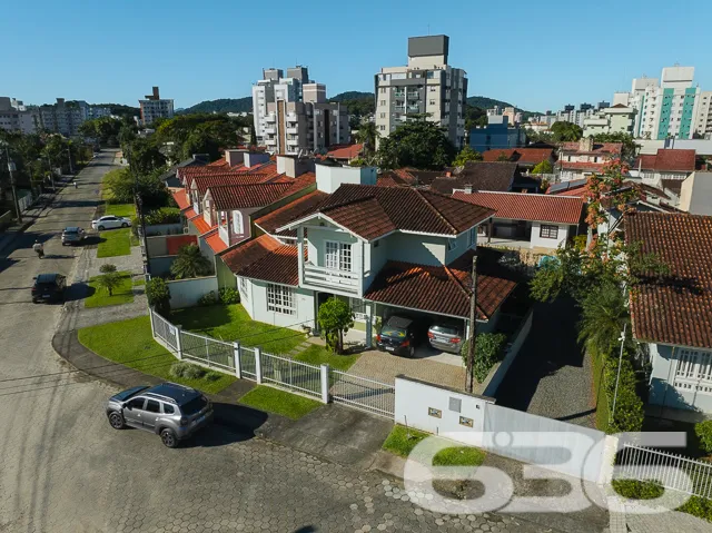 Descubra seu próximo lar em Joinville, SC! Esta re