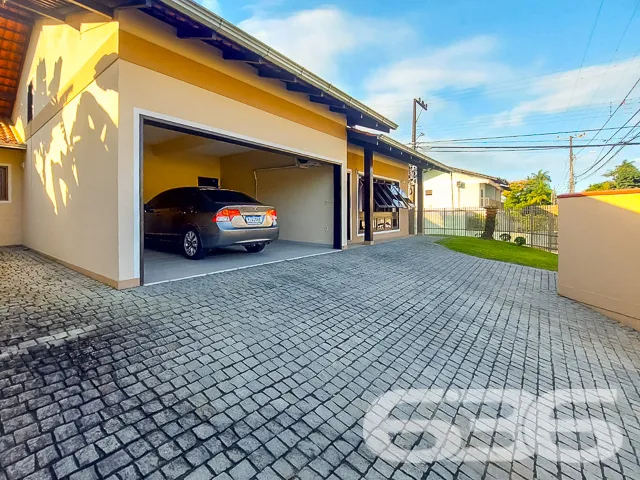 Descubra a casa dos seus sonhos no coração de Join
