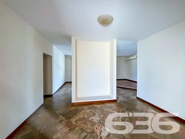 Este imóvel exemplar, localizado no cobiçado Bairr