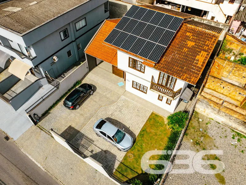 RESIDĂNCIA PADRĂO - SOBRADO sub-esquina
Uma resid