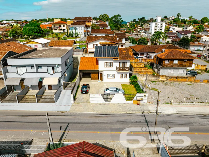 RESIDĂNCIA PADRĂO - SOBRADO sub-esquina
Uma resid