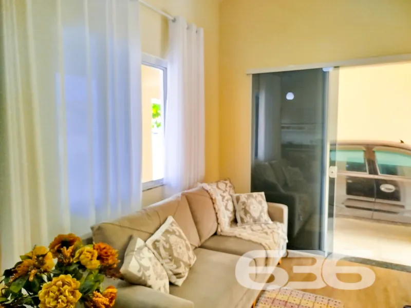 Residência térrea mobiliada a 200 metros do mar! A