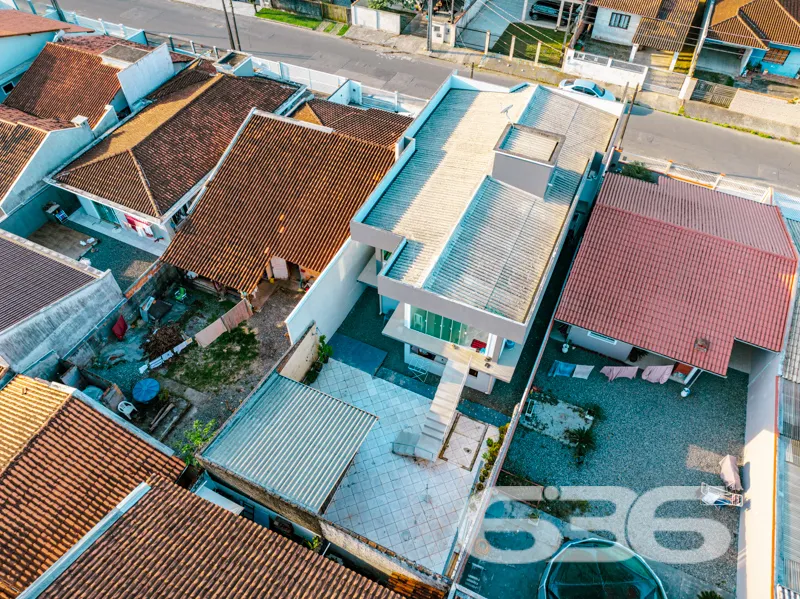 Imóvel à venda com 2 residências independentes à v