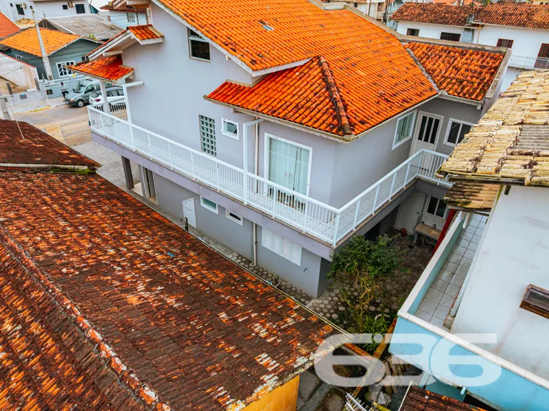 Você sonha em viver numa cidade litorânea encantad