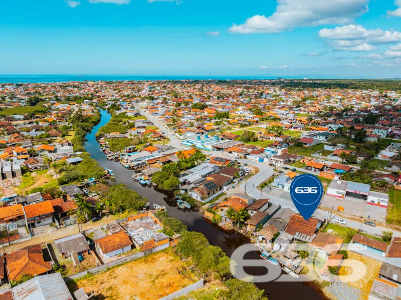 Oportunidade Excepcional: Seu Novo Lar em Balneári