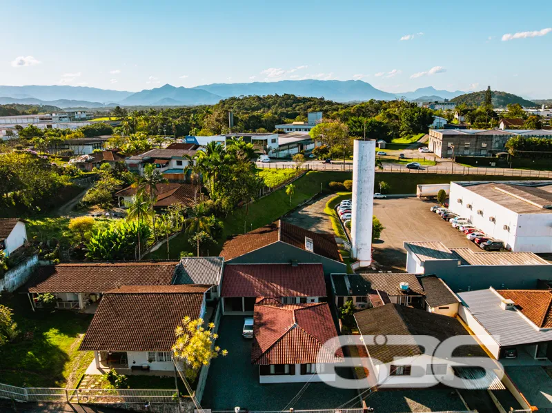 Descubra o encantador refúgio residencial que você