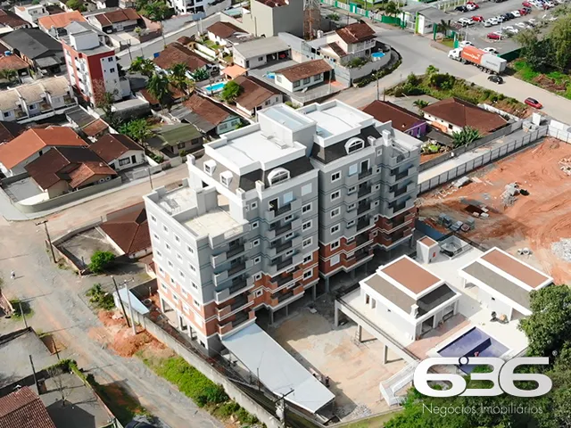 Cobertura plana à venda no Costa e Silva, Joinvill