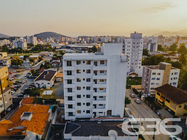 APARTAMENTO COM 3 SUĆTES NO BAIRRO SAGUAĆU, EM JOI