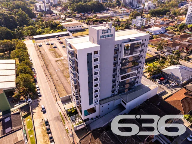 BELO APARTAMENTO NO BAIRRO ANITA GARIBALDI
Reunin