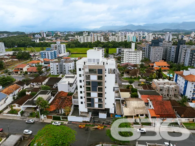 VENDE-SE GIARDINO COM SUÍTE + 2 QUARTOS NO BAIRRO