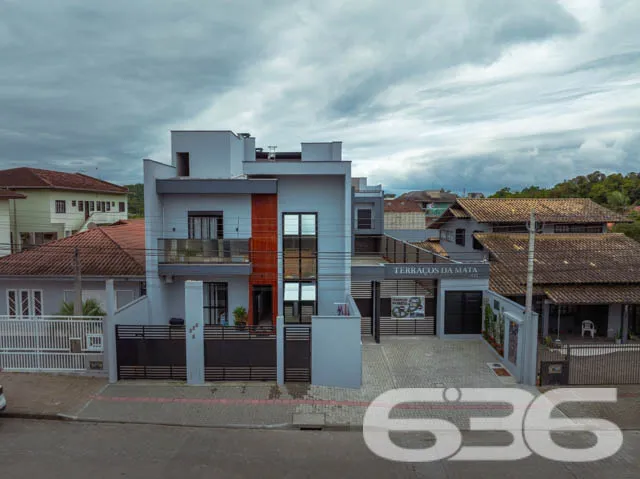 ResidĂȘncia Geminada Moderna em Joinville - Bom Ret