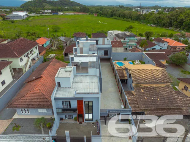 ResidĂȘncia Geminada Moderna em Joinville - Bom Ret