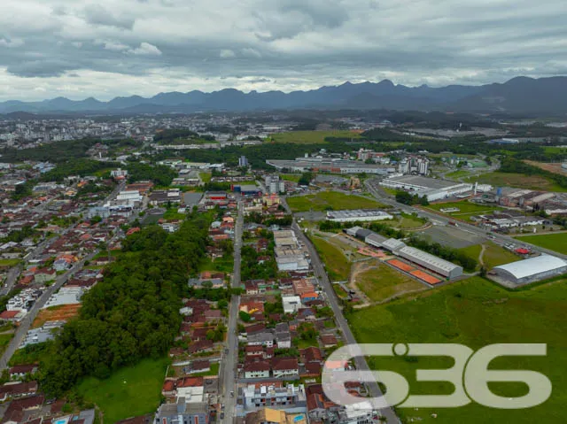ResidĂȘncia Geminada Moderna em Joinville - Bom Ret