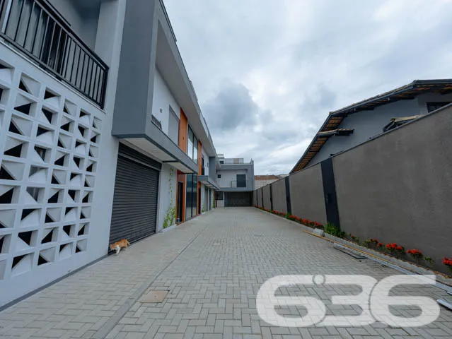 ResidĂȘncia Geminada Moderna em Joinville - Bom Ret