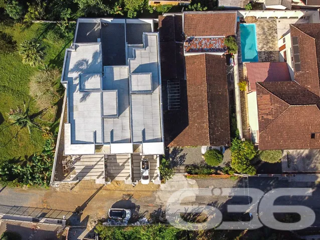 EXCELENTE SOBRADO DE ALTO PADRÃO NO BAIRRO GLÓRIA 