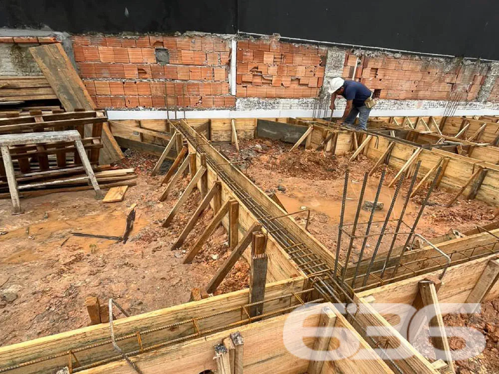 IMÓVEL COM SUÍTE MASTER + 2 DORMITÓRIOS NO BAIRRO