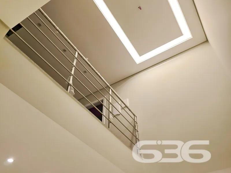 BelĂssima casa Ă venda com 3 suĂtes e 2 vagas de g